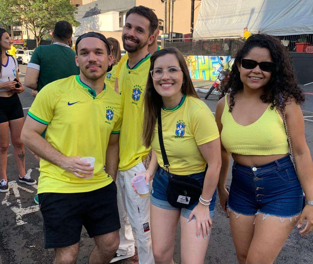 Veja onde assistir os jogos do Brasil na Copa em Paranaguá com festa,  música e chopp gelado