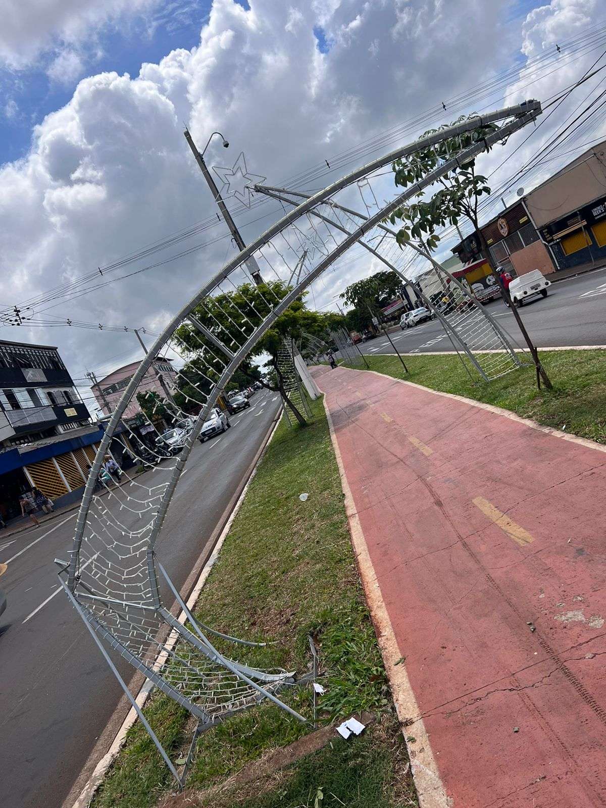 Decoração de Natal na Saul Elkind é atração principal na Zona Norte