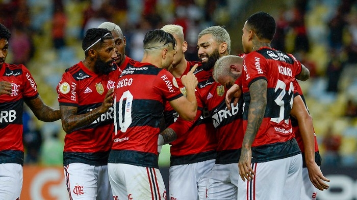 Atlético-MG goleia Flamengo por 3 x 0 no Maraca e encosta no Palmeiras