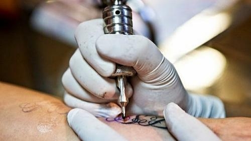 Guia da tatuagem: onde dói mais e por quê? - Revista Galileu