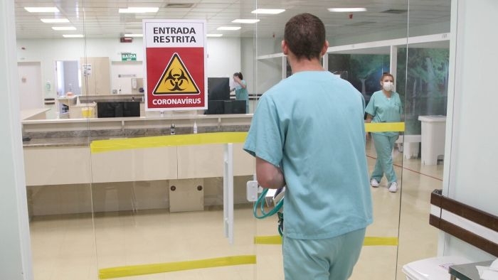 Mais uma vez pacientes do HU de Cascavel sofrem com o calor