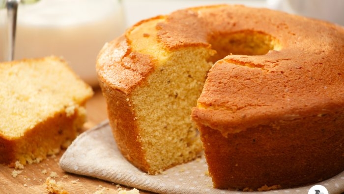 BOLO DE MILHO DE LATINHA  FÁCIL E DELICIOSO 