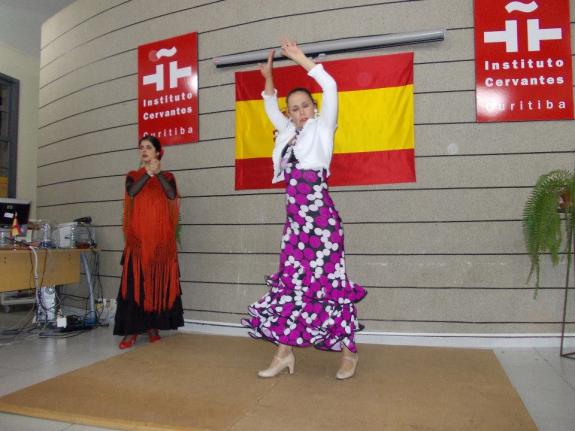 Maria Tereza Prado e Maria Isabel Camargo professoras de flamenco do Instituto Cervantes de Curitiba.