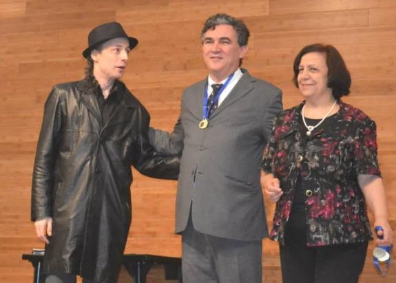 Marcos Cordiolli, presidente da FCC, recebe Medalha de Honra ao Mérito.