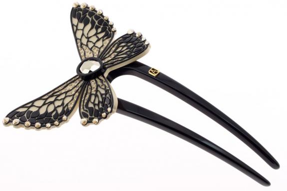 Foto: Divulgação - Pente borboleta nude e preto com cristais Swarovski, ALEXANDRE DE PARIS, de R$930,00 por R$558,00.