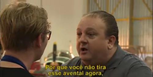 Reprodução/Band - Chef Erick Jacquin dá bronca no participante Murilo durante prova do 'MasterChef' na Força Aérea Brasileira