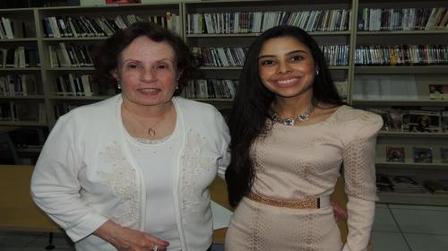 Foto de Juliana Oliveira - A professora Maria da Glória Colucci e Juliana Oliveira Nascimento.