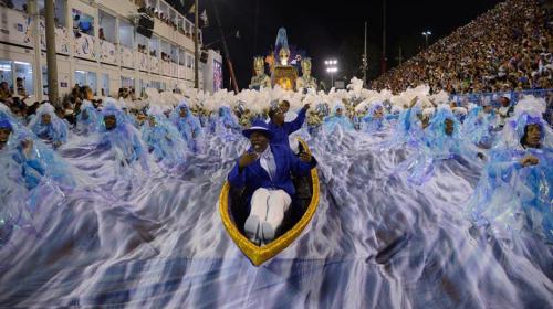 Fernando Frazão/Agência Brasil - Desfile da escola de samba Portela, pelo grupo especial, no Sambódromo