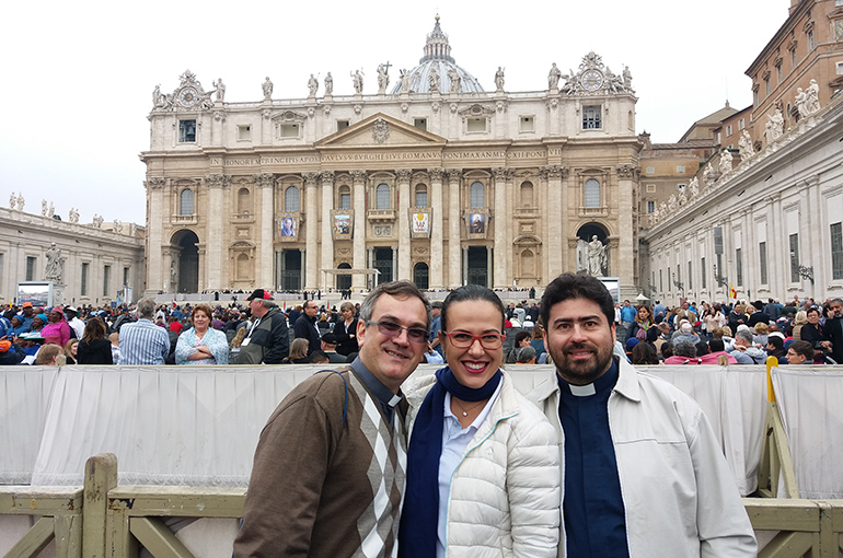 Foto: Larissa Calsavara - Padre Clodoaldo (à esquerda) e Padre Oscar (à direita)