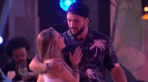 Finalmente Carla Diaz E Arthur Dão O Primeiro Beijo No Bbb 21